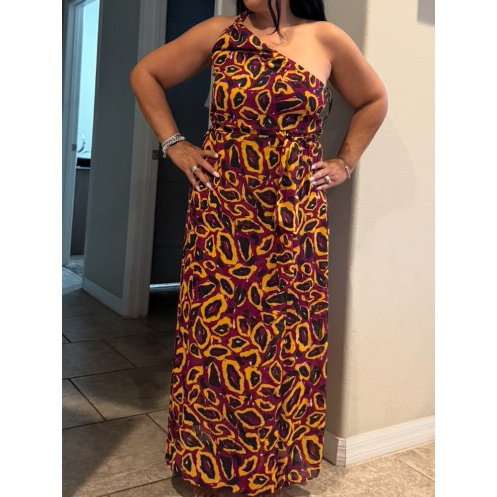 Ellen Tracey silky One-Shoulder Maxi Dress in Burgundy Yellow Print - Picture 2 of 3